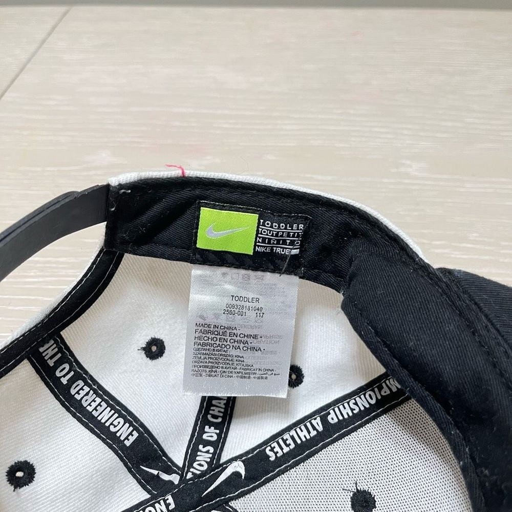 Nike Hat Cap SnapBack White Black Logo Swoosh Adjustable Youth Toddler - Picture 6 of 6